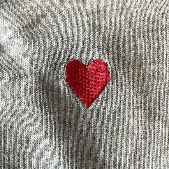 H&M DIVIDED Heart Embroidered Gray Sweatshirt Crewneck Pullover Size Small S - Picture 4 of 11